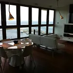海塔酒店 *