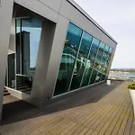 海塔酒店 *