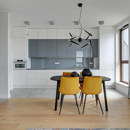 Apartment Sea Towers *