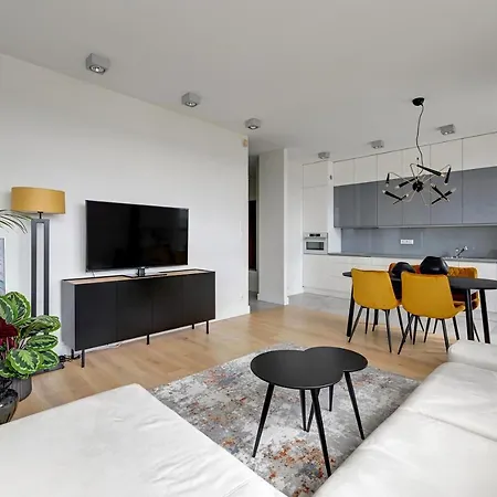 Sea Towers Apartment *