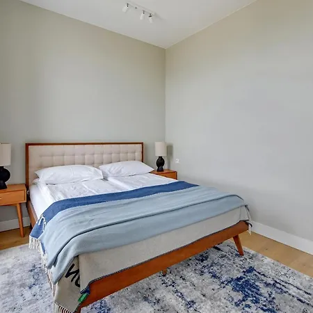 Sea Towers Apartment *